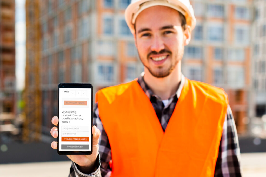 robotnik z aplikacją mobilną