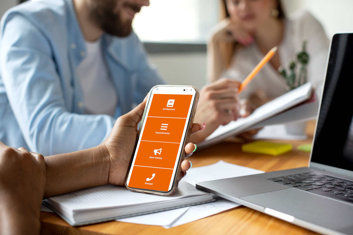 aplikacja mobilna na telefonie